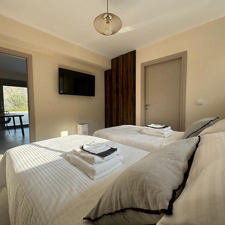Topos Luxury Stay Heraion Loutráki Eksteriør billede